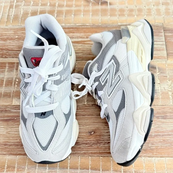 New Balance 9060 Boys Sneakers Suede Grey Shoes Size 2.5 - Picture 3 of 10